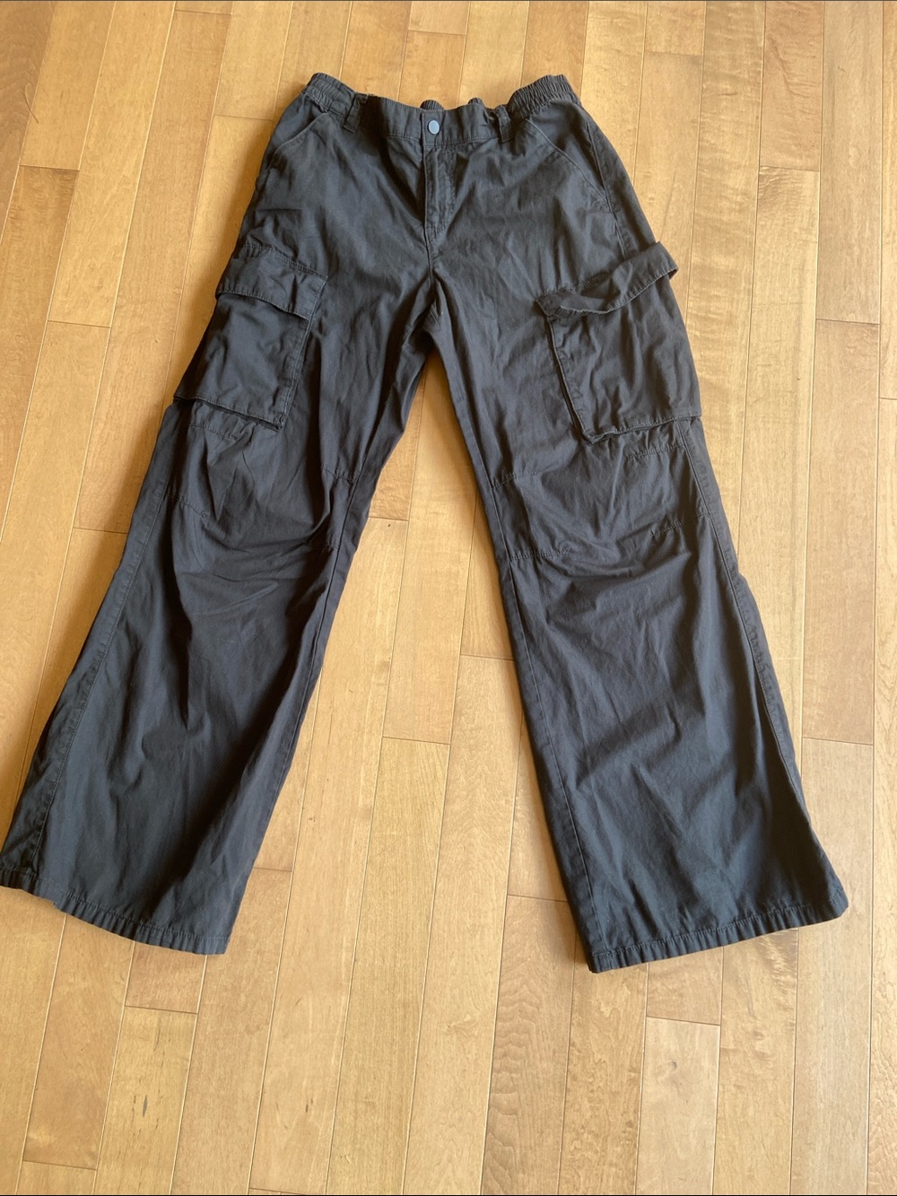 Divided Wide-Leg Cargo Pants in Black